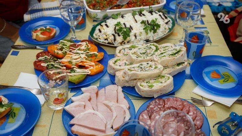 Врач объяснила россиянам, как плавно вернуться к привычному питанию после праздников