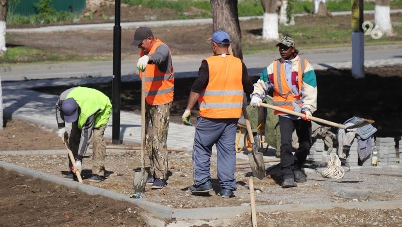 Выпускник &laquo;Героев Ставрополья&raquo; инициировал строительство тротуара в селе