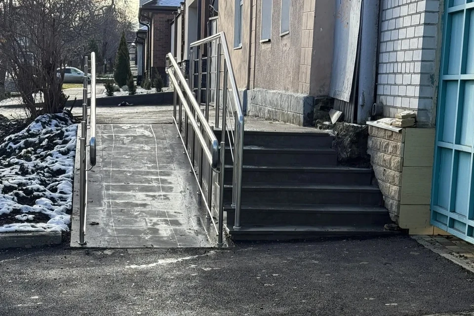 За год в Ставрополе обновили 25 участков тротуаров для маломобильных людей0