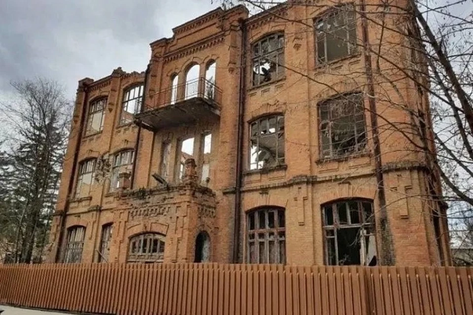 Здание мужской гимназии Сильникова в Кисловодске снова выставили на аукцион0