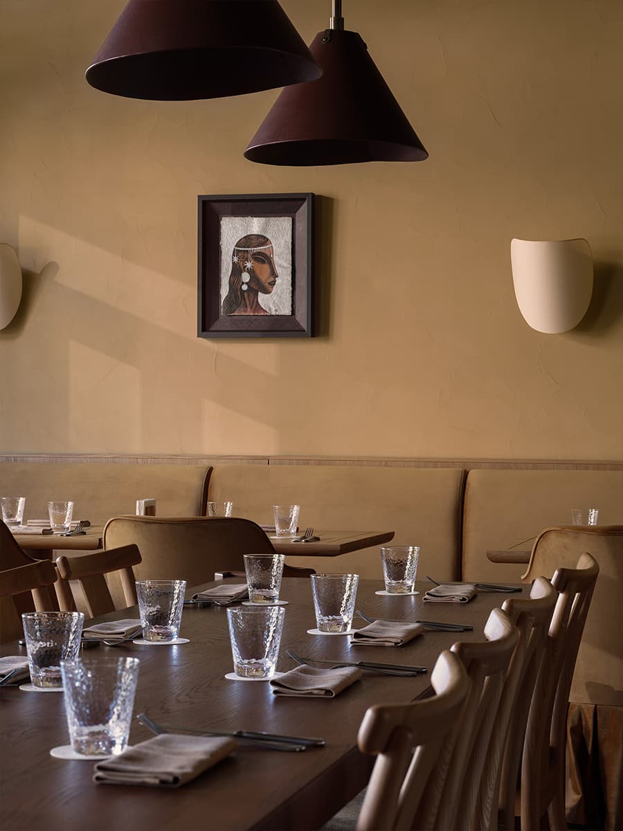 Чувственное искусство и продуманное освещение в интерьере ресторана — проект Юлии Ионовой
