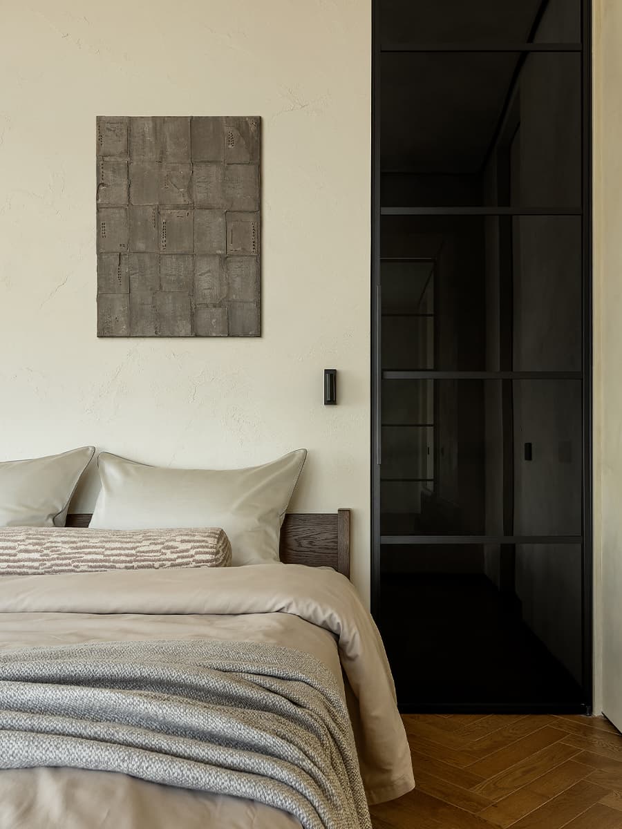 Кирпичная кладка и бетон в интерьере квартиры для молодой пары — проект Анастасии Петуховой