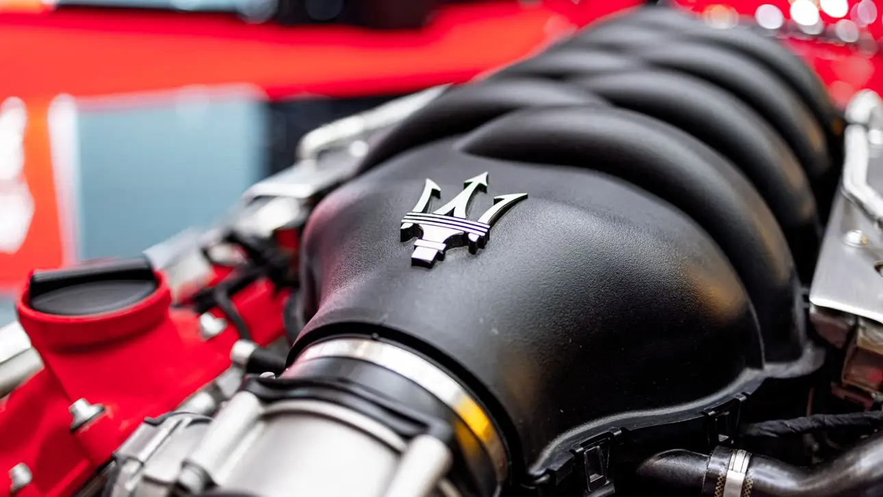 Двигатель автомобиля