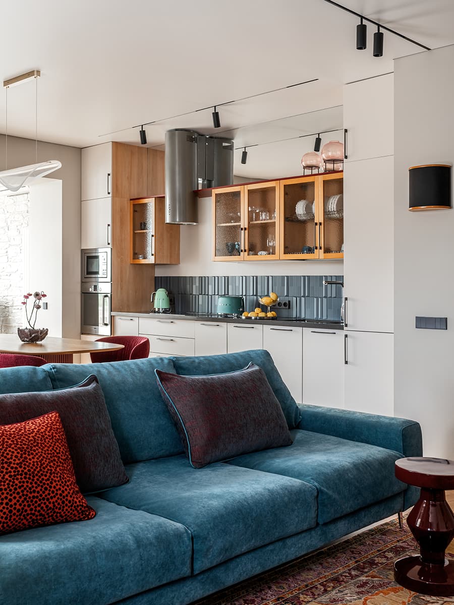 Красочные контрасты и предметы с историей в интерьере для семьи дизайнера — проект Надежды Кривоножко