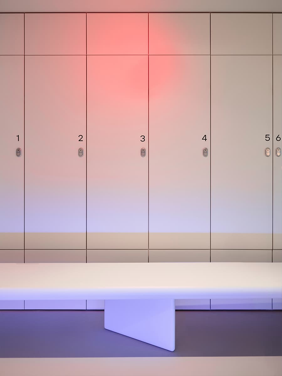 Футуристичный интерьер центра биохакинга в Санкт-Петербурге — проект DA bureau