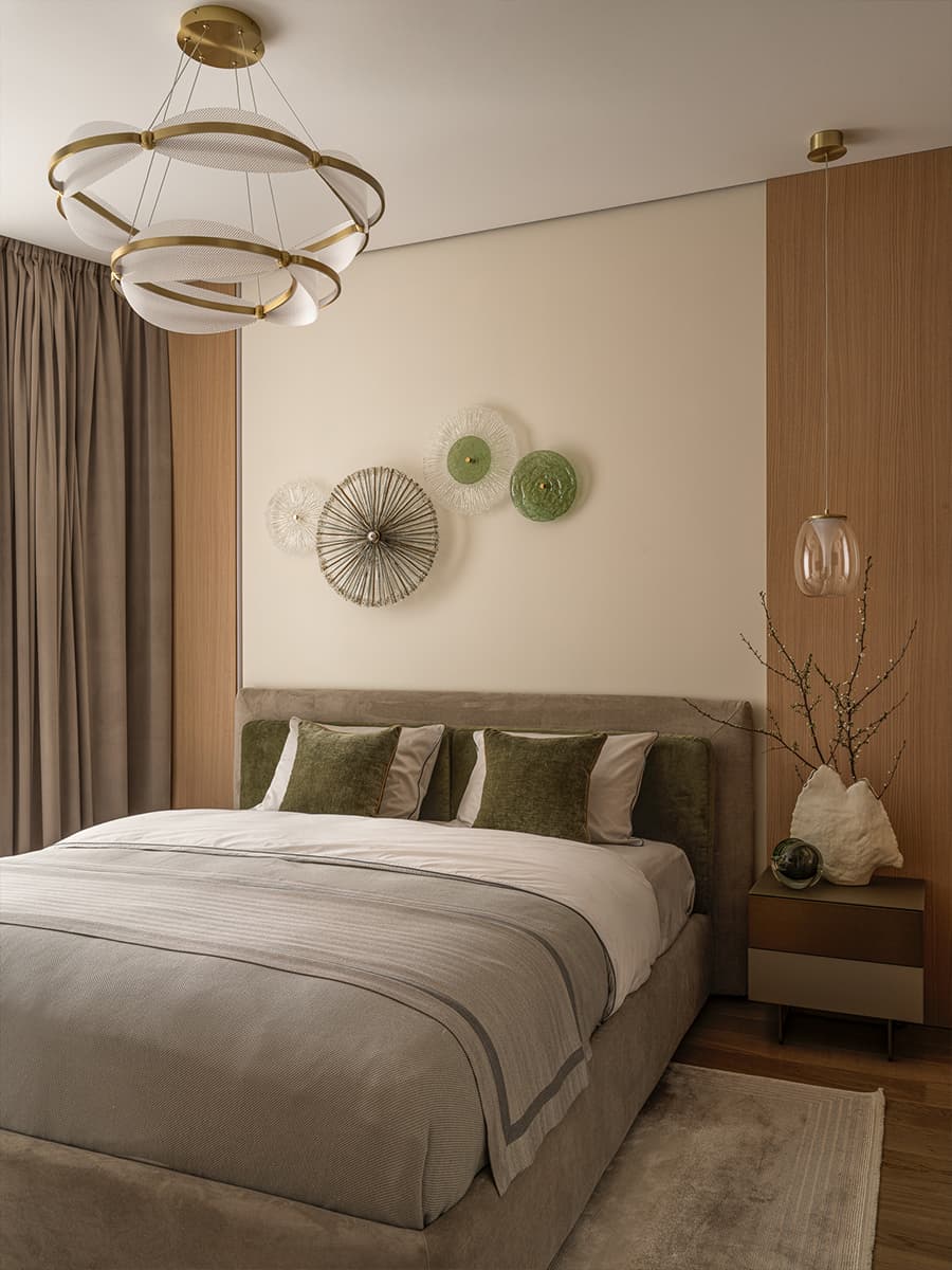 Эффектный керамогранит и красочная детская в интерьере семейной квартиры — проект Екатерины Ивановой