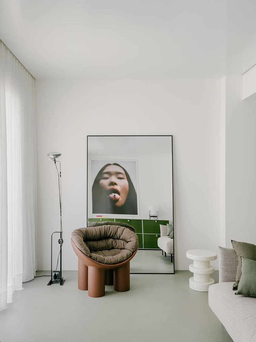 Эстетика художественной галереи в лаконичном интерьере испанской квартиры — проект D I — S diriondostudio