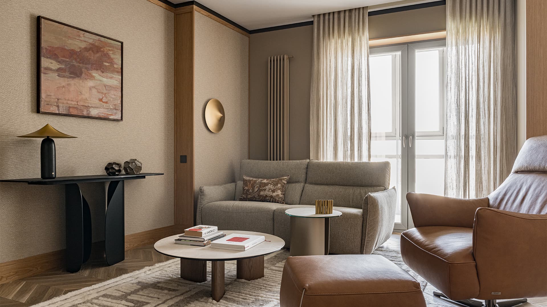 Приятные на ощупь материалы и артефакты прошлого в интерьере квартиры в Екатеринбурге — проект Ирины Чертихиной