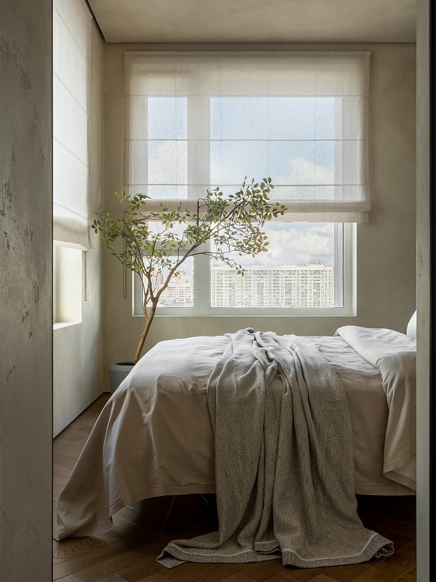 Кирпичная кладка и бетон в интерьере квартиры для молодой пары — проект Анастасии Петуховой