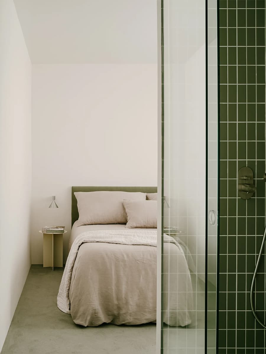 Эстетика художественной галереи в лаконичном интерьере испанской квартиры — проект D I — S diriondostudio