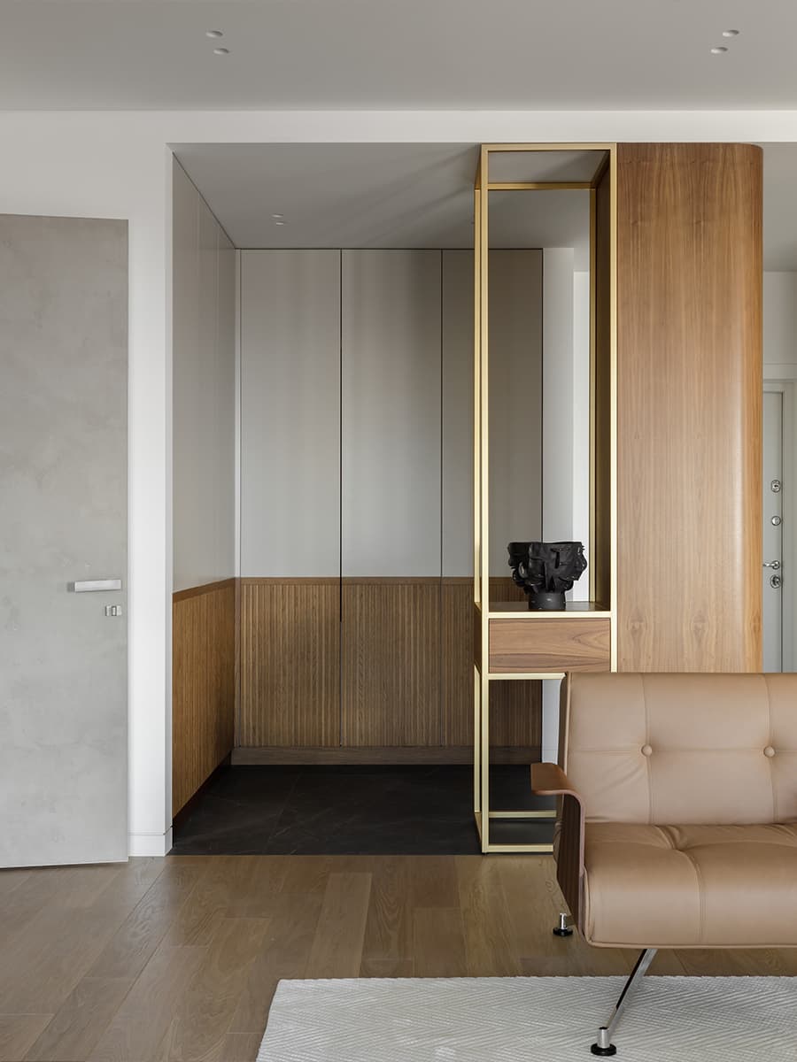 Радиусные объемы и итальянские светильники в интерьере челябинской квартиры — проект Starikova Architects