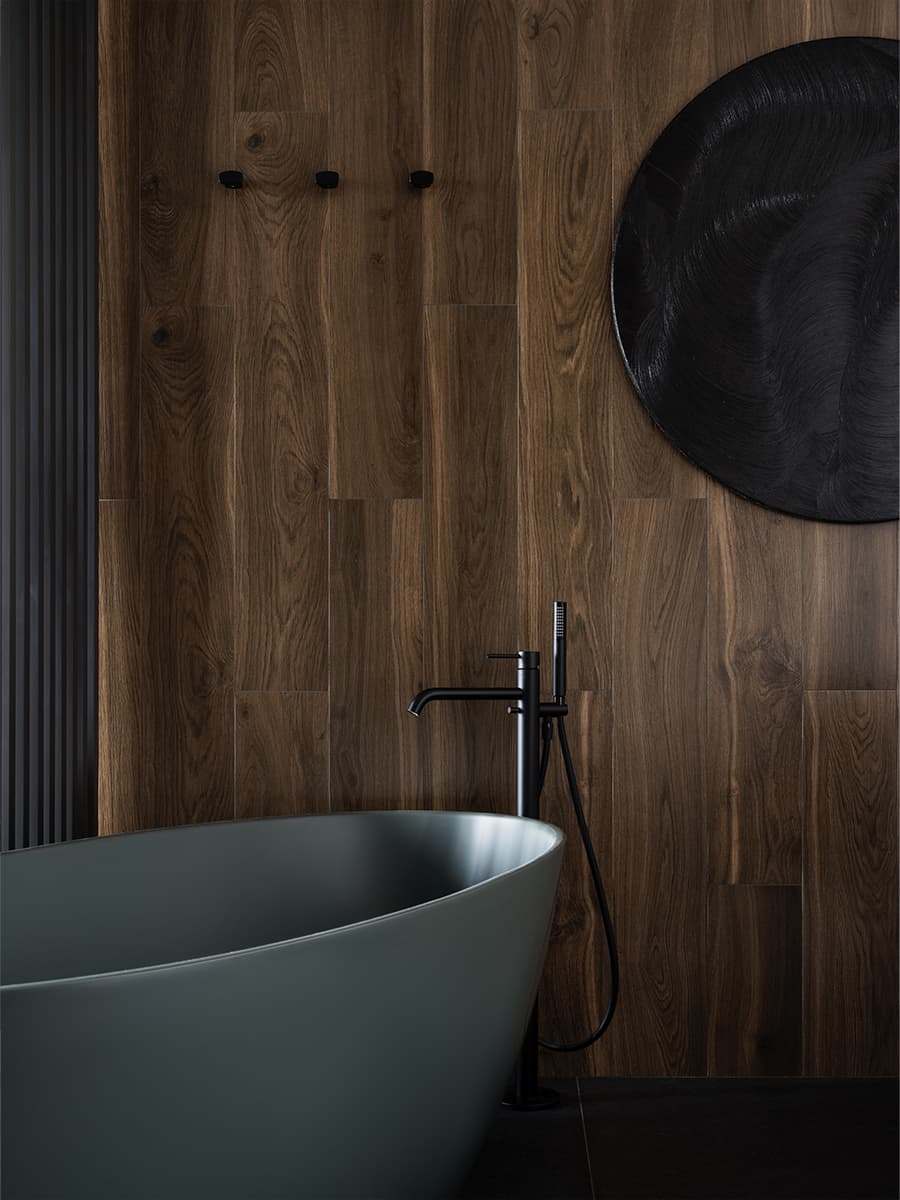 Интерьеры санузлов с отдельно стоящей ванной