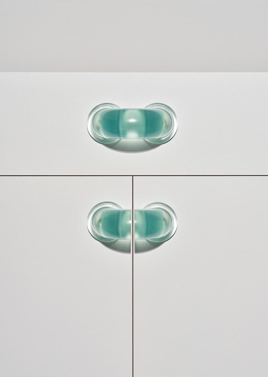 Больше чем фурнитура: 9 необычных дверных ручек