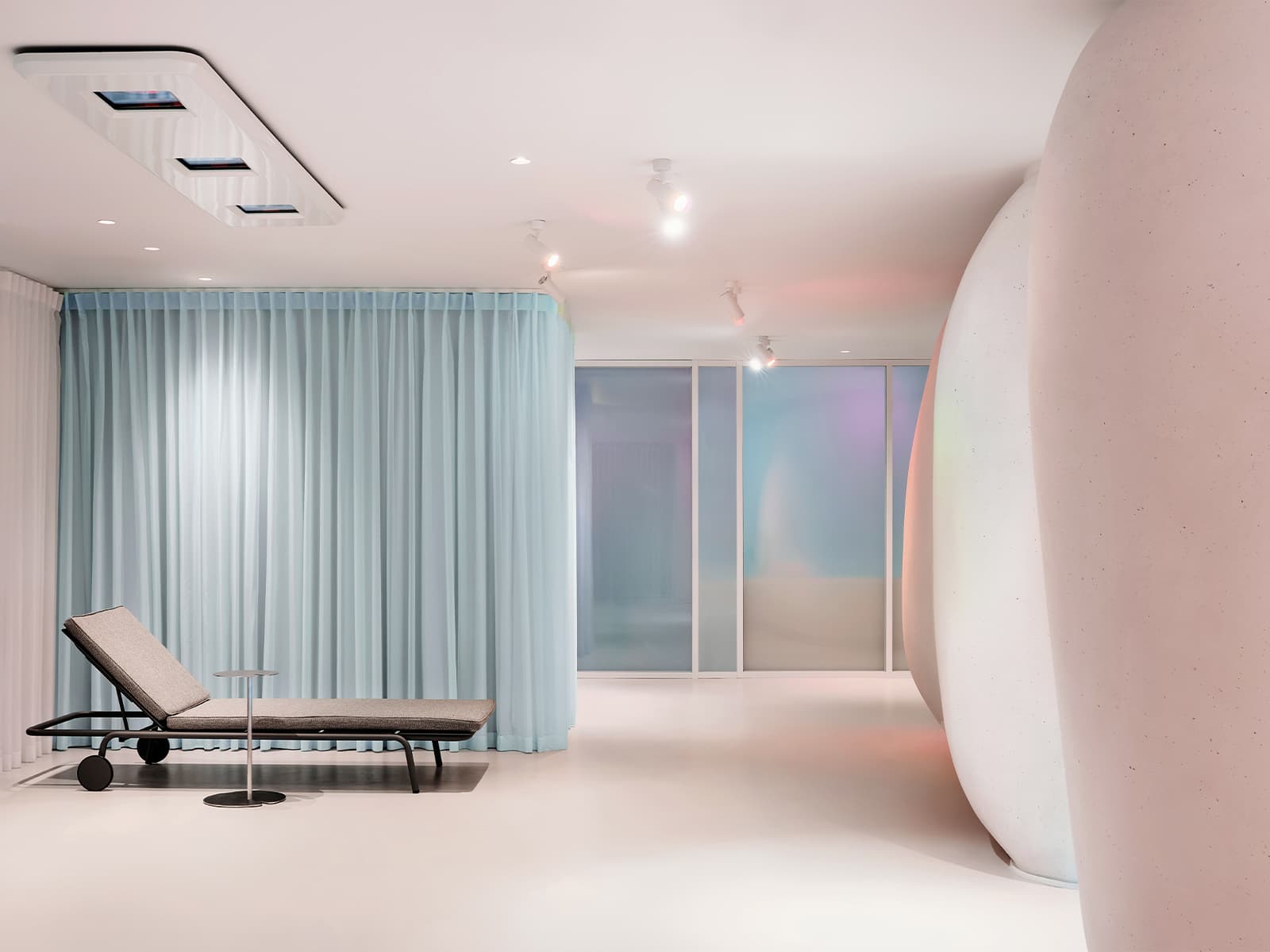 Футуристичный интерьер центра биохакинга в Санкт-Петербурге — проект DA bureau