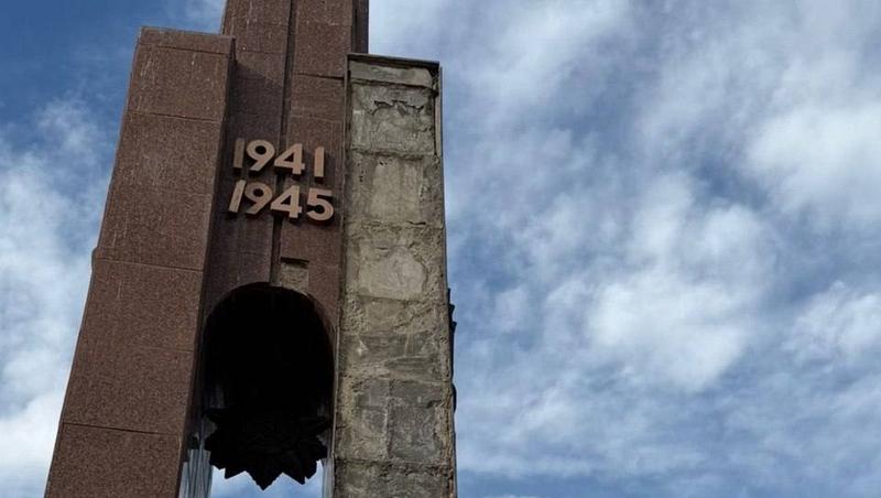 Глава СКР требует доклад по обрушению части памятника в Нальчике после ремонта