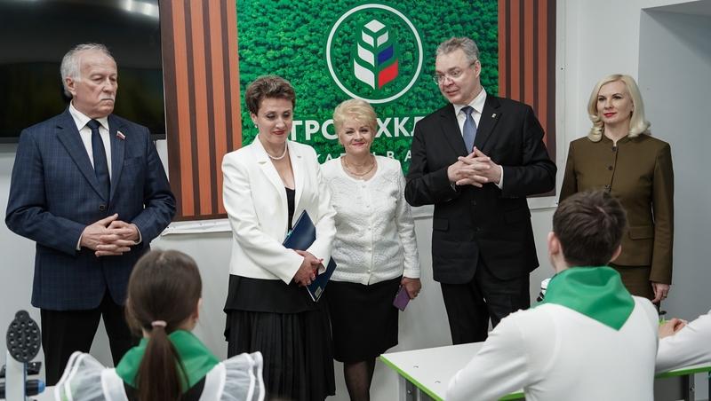 Глава Ставрополья посетил капитально отремонтированную школу в Ипатовском округе