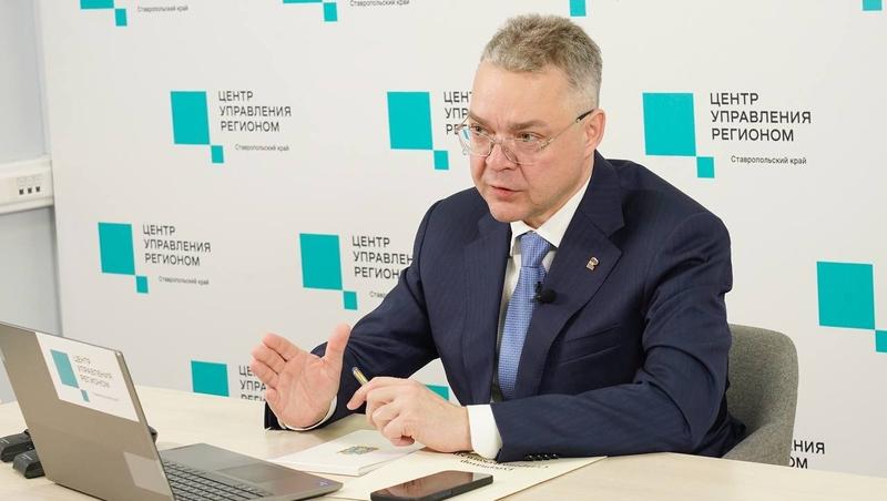Глава Ставрополья взял на контроль ремонт протекающей крыши дома в Ессентуках
