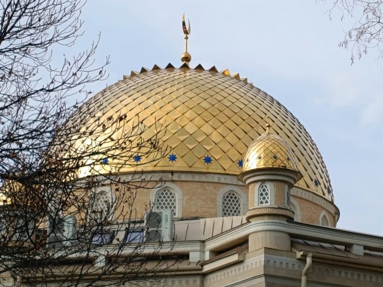 Главы республик Северного Кавказа поздравили мусульман с началом священного месяца Рамадан