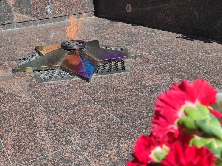 Главы Северной Осетии и Кабардино-Балкарии возложили цветы к воинским монументам в День защитника Отечества