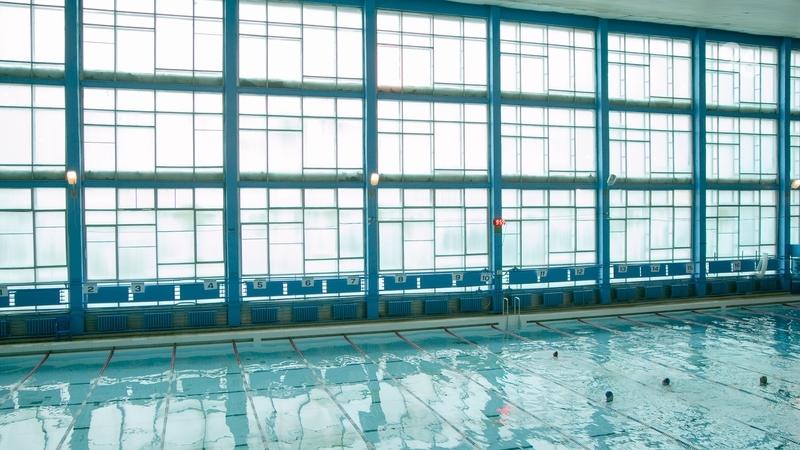 Губернатор проверил, как идёт строительство школы, бассейна и моста в Пятигорске