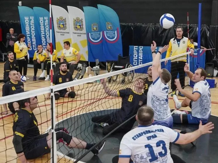 Губернатор Владимиров сыграл в волейбол сидя с ветеранами СВО в Ставрополе