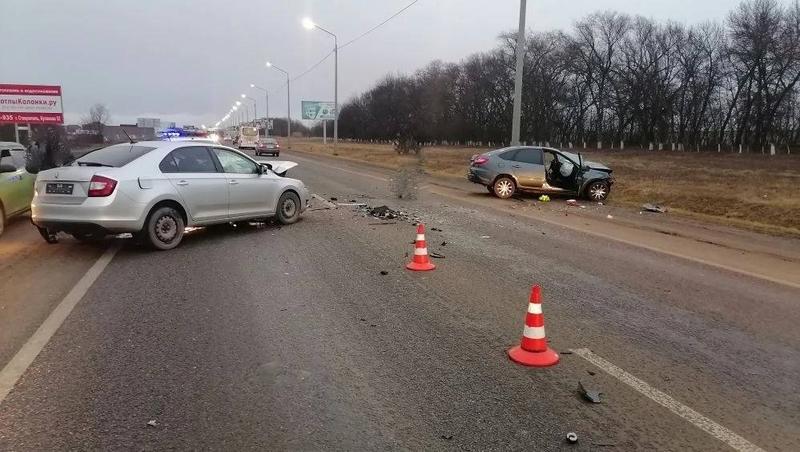 Иномарка под Ставрополем на встречной полосе смяла &laquo;Ладу&raquo;, погубив её водителя
