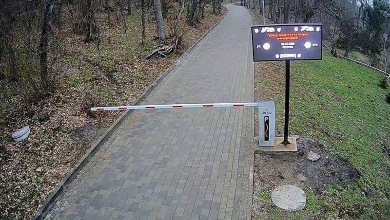 Из-за непогоды в Курортном парке Железноводска перекрыли терренкуры