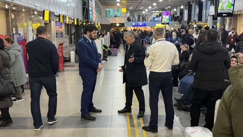 Южная транспортная прокуратура взяла на контроль задержки рейсов в Махачкале