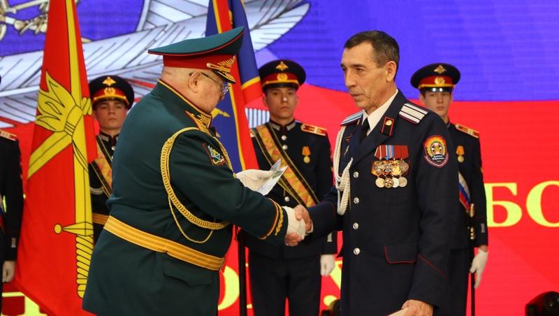 Казачий кадетский Аксайский корпус получил собственное Знамя