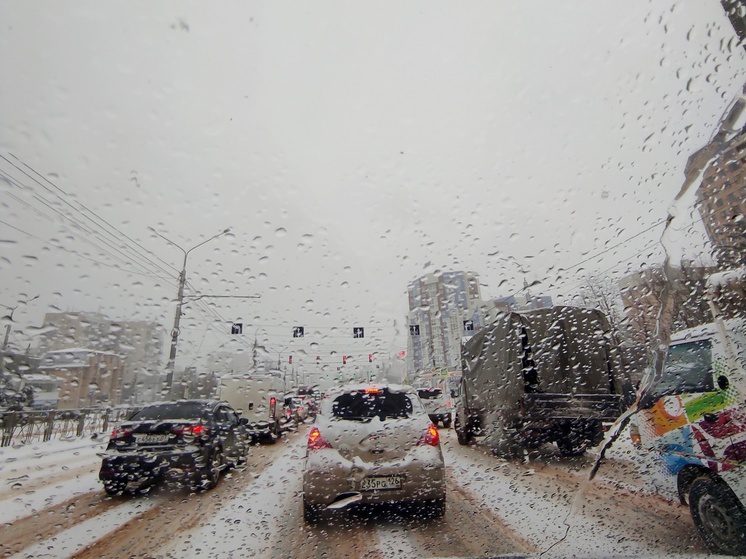 Коммунальные службы Ставрополя в круглосуточном режиме борются с последствиями непогоды