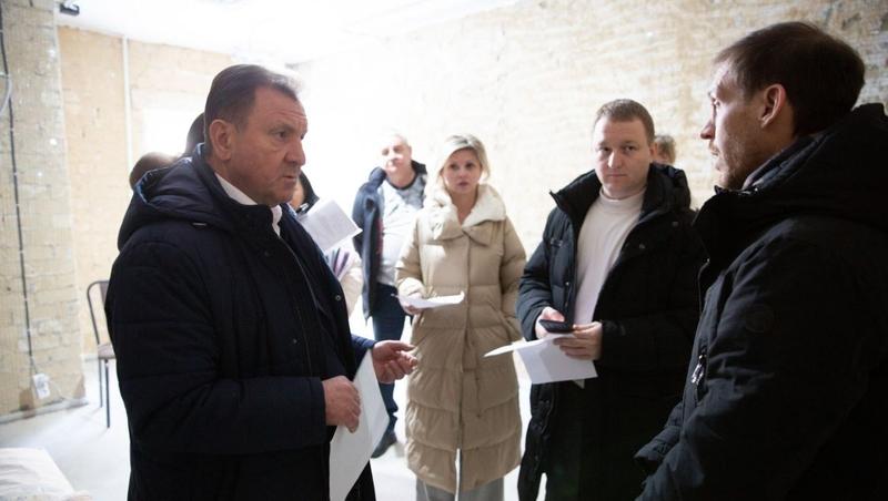 Мэр Ставрополя Ульянченко проверил ход ремонта двух городских библиотек