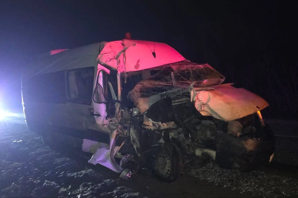 Микровтобус «Ставрополь – Моздок» врезался в КАМАЗ в Георгиевском округе0