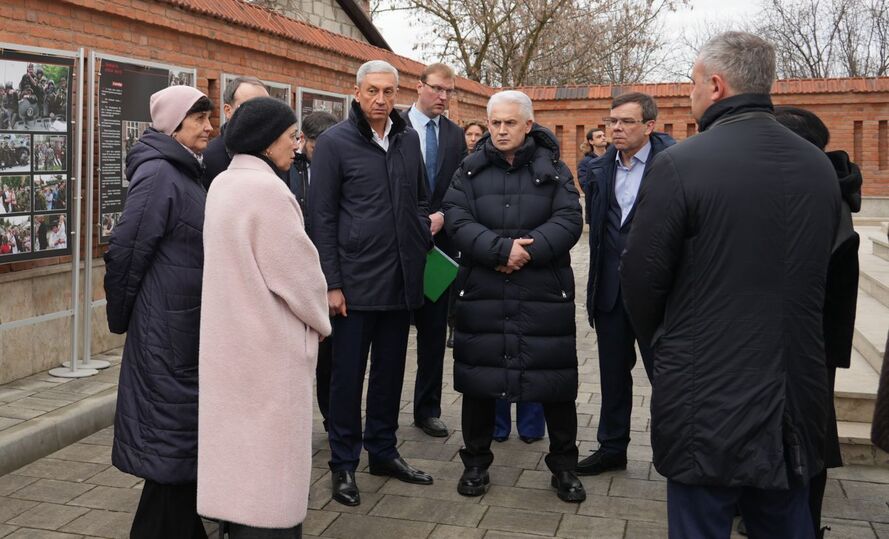 Муслим Хучиев посетил социальные и мемориальные объекты в Беслане  Ставрополь (Кавказ)1
