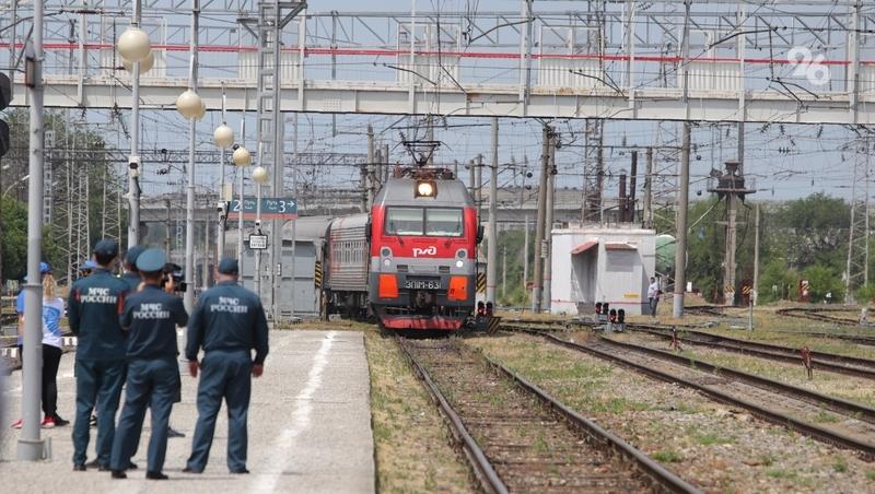 Мужчина погиб, попав под поезд на станции в Ессентуках