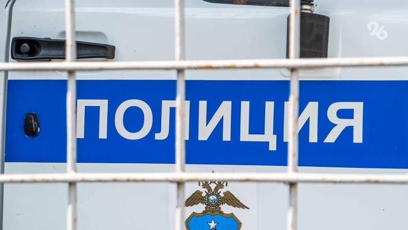 Мужчина в Ставрополе ночью разбил витрину и вытащил 15 бутылок алкоголя