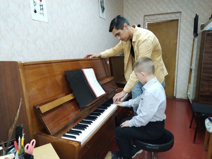 На Ставрополье музыкальная школа станицы Суворовской обновит инструменты и оборудование  на 4 млн рублей