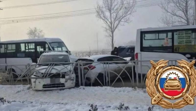 Пассажирка маршрутки пострадала в Ставрополе после столкновения четырёх авто