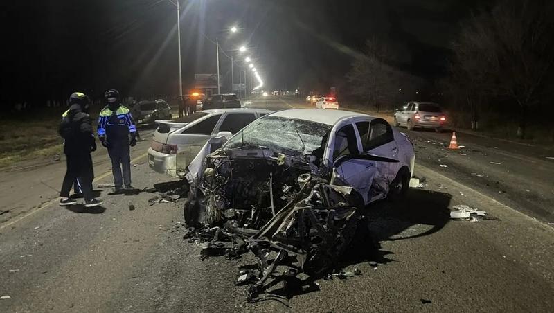 Пять автомобилей столкнулись на трассе в районе села Надежда