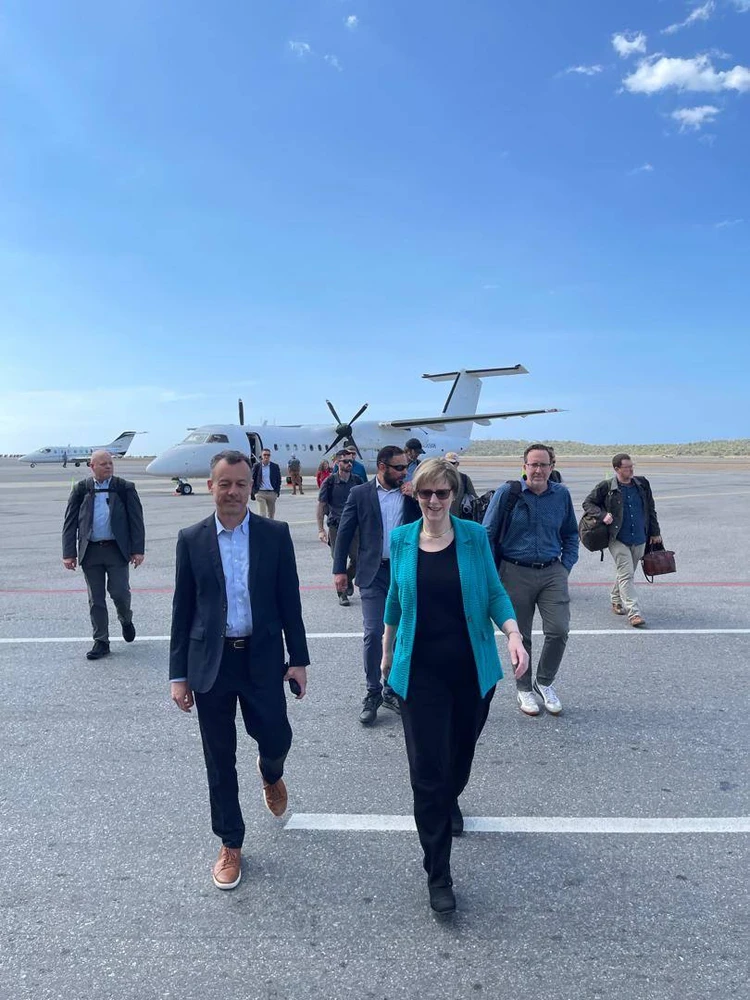 Представитель США в Венесуэле прибыла в Каракас, это сняли на фото1