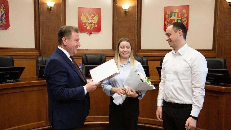 Семьи бойцов СВО и многодетные получили помощь для покупки жилья в Ставрополе