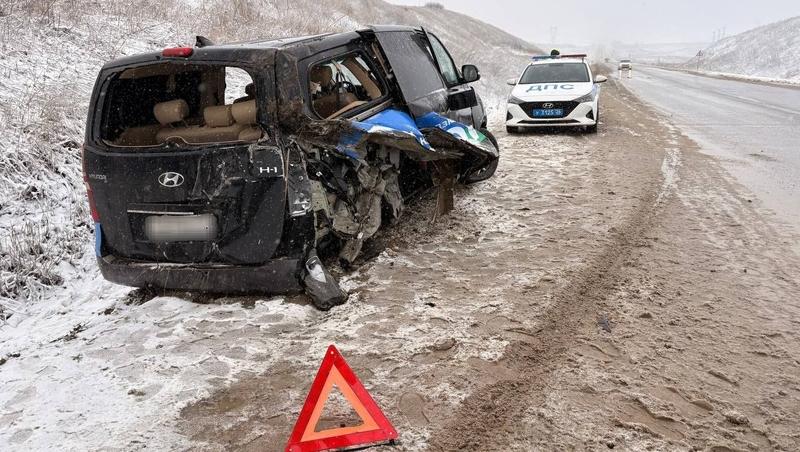 Шесть человек попали в больницу после дорожной аварии на Кавминводах