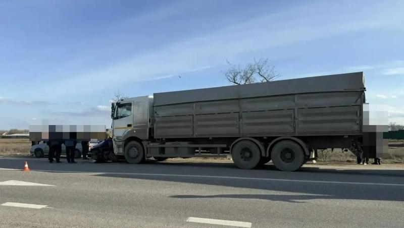 Ставропольчанка за рулём иномарки погибла при столкновении с грузовиком