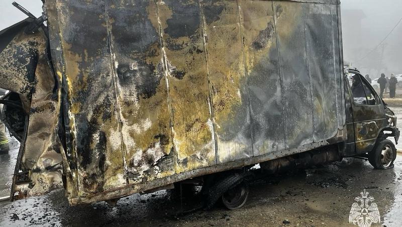 Строительный магазин на улице Доваторцев в Ставрополе мог сгореть из-за &laquo;Газели&raquo;