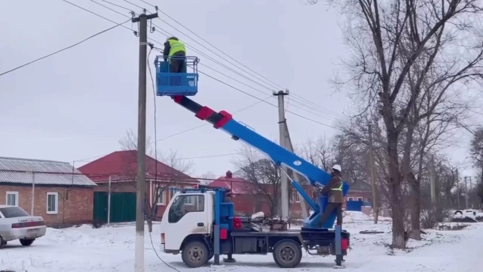 Уличное освещение начали обновлять в селе Октябрьском на Ставрополье0