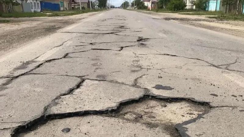 В Ипатове на Ставрополье отремонтируют дорогу по решению суда