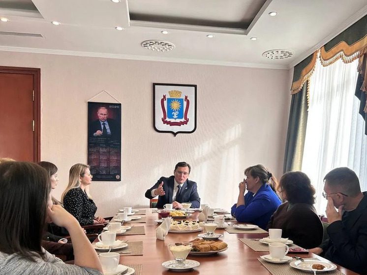 В Кисловодске экскурсоводы позавтракали с мэром и обсудили проблемы туризма