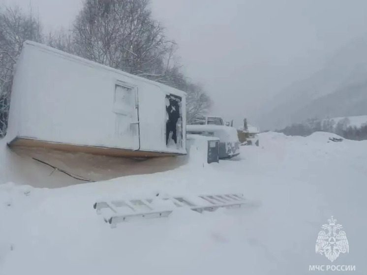 В Приэльбрусье сошла лавина с северного склона горы Чегет