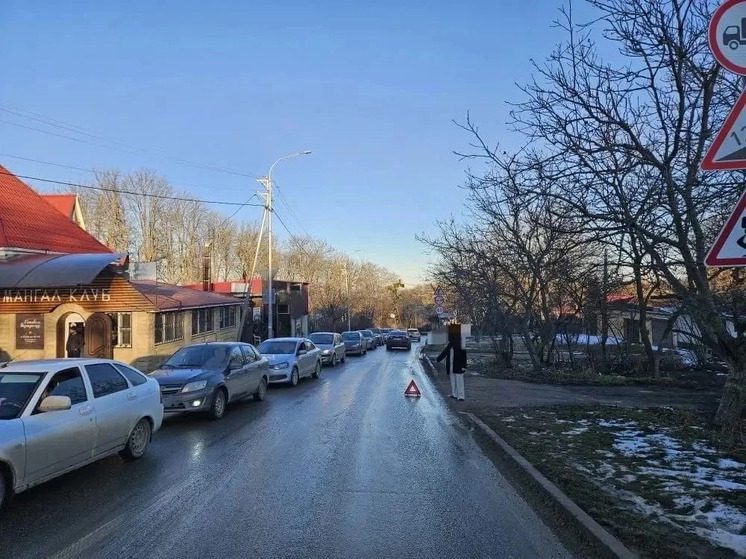 В Ставрополе под колеса иномарки попала 15-летняя школьница