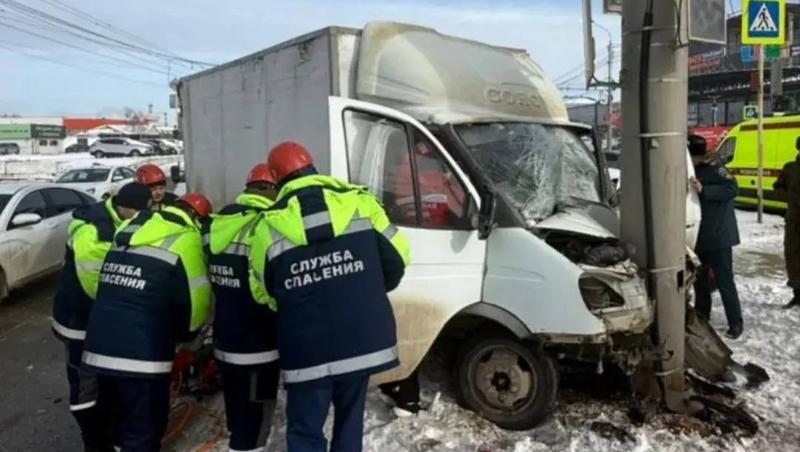 В Ставрополе водитель &laquo;ГАЗа&raquo; протаранил столб