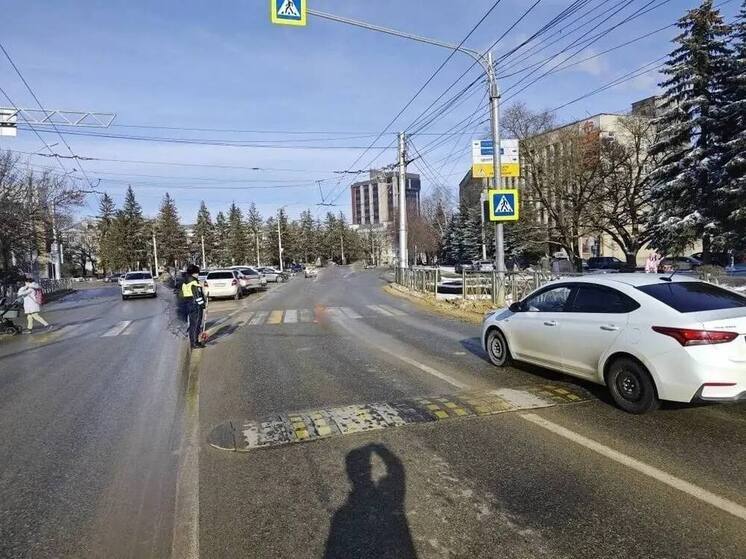В Ставрополе водитель с многократными нарушениями сбила девушку на переходе